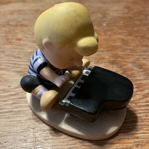 Peanuts Schroeder with Piano Porcelain